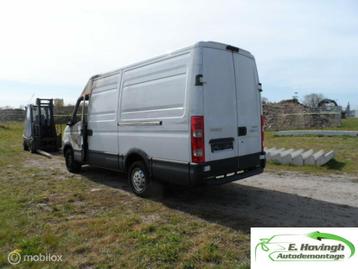 Diverse onderdelen Iveco Daily V 35 S 15 motorcode F1AE3481C disponible aux enchères