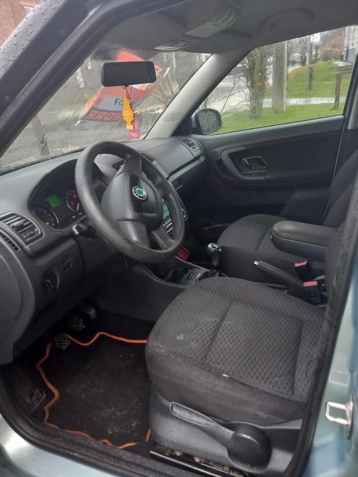 Soda fabia break, Autos, Skoda, Particulier, Fabia, Caméra de recul, Diesel, Break, 4 portes, Argent ou Gris, Gris, Cuir synthéthique