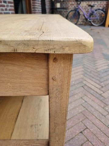 Oud eiken salontafel  beschikbaar voor biedingen