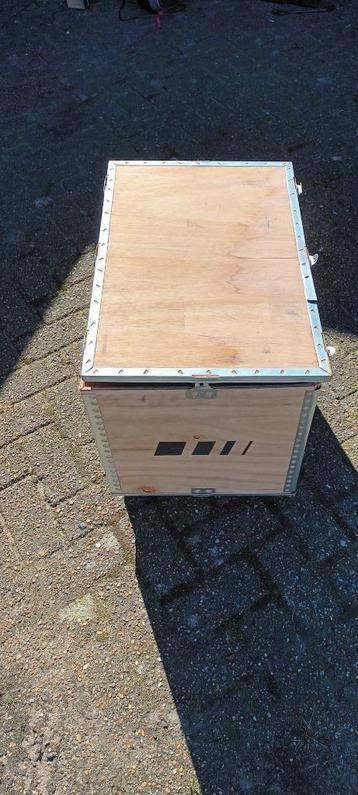 houten transportkist beschikbaar voor biedingen
