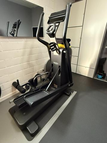 Technogym Elliptical Compacte Crosstrainer beschikbaar voor biedingen