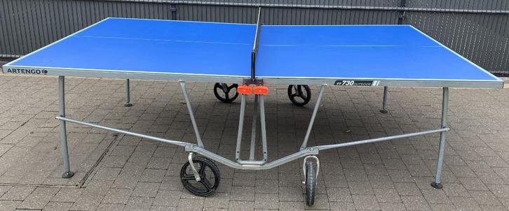 Artengo FT 730 buiten ping pong tafel, Sport en Fitness, Tafeltennis, Gebruikt, Tafel Outdoor, Inklapbaar, Verrijdbaar, Wedstrijdformaat