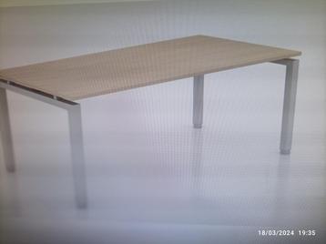 L-VORMIG DESIGNBUREAU beschikbaar voor biedingen