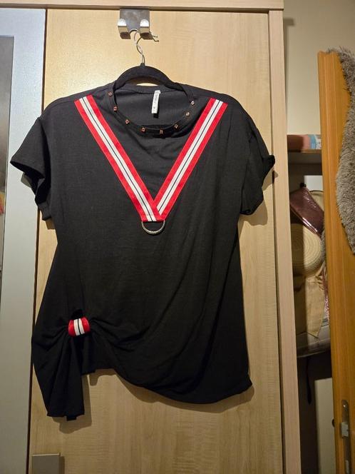 T-shirt, Kleding | Dames, T-shirts, Zo goed als nieuw, Maat 38/40 (M), Zwart, Korte mouw, Ophalen of Verzenden