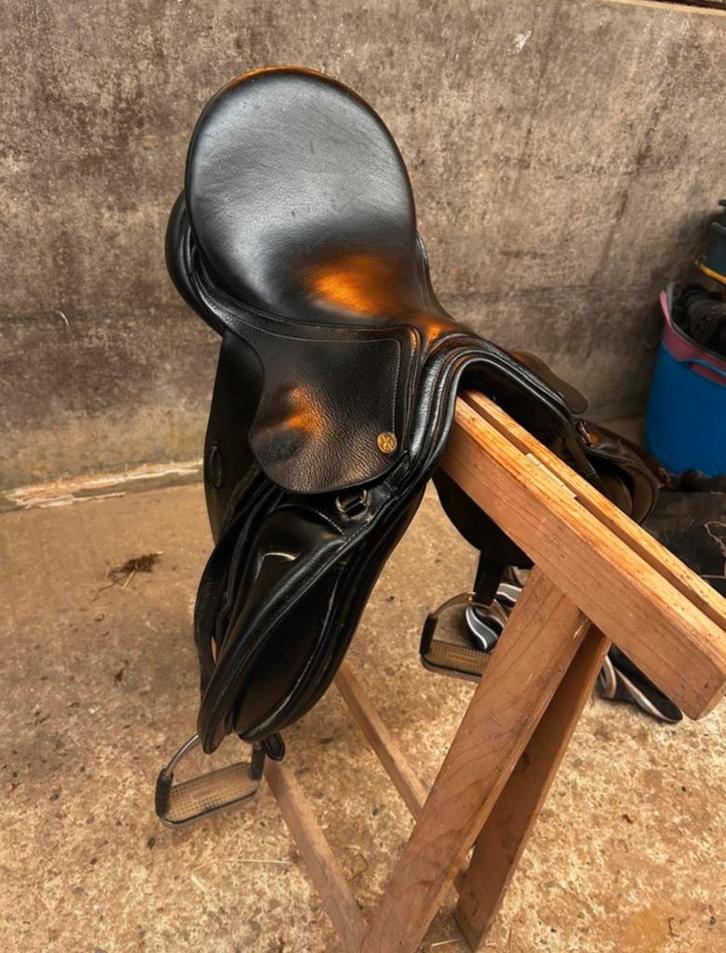 Jorge canaves dressuur zadel, Dieren en Toebehoren, Paarden en Pony's | Zadels, Gebruikt, Dressuur, Ophalen