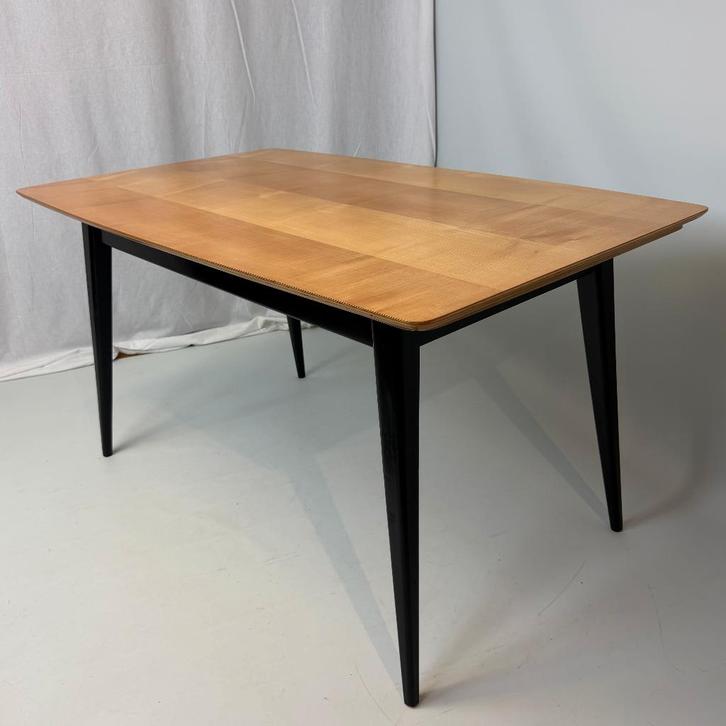 M2 uitschuifbare eettafel van Alfred Hendrickx voor Belform, Huis en Inrichting, Tafels | Eettafels, Gebruikt, 50 tot 100 cm, 200 cm of meer