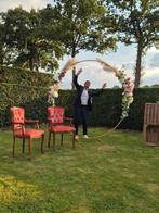 Stoeltjes en trouwboog, Ophalen