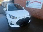toyota Yaris 1.0 benzine 5m/t amper11000 km 2023, Autos, Toyota, Achat, Euro 6, Entreprise, Boîte manuelle