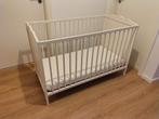 Babybed wit - oud en degelijk!, Kinderen en Baby's, Babywiegjes en Ledikanten, Ophalen, Gebruikt, Ledikant