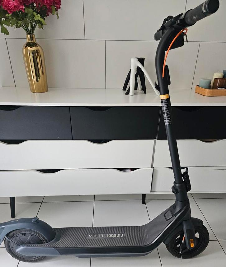 Electrische step Ninebot E2 Pro Segway, zo goed als nieuw, Fietsen en Brommers, Steps, Zo goed als nieuw, Elektrische step (E-scooter)