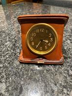 Horloge de voyage, Enlèvement