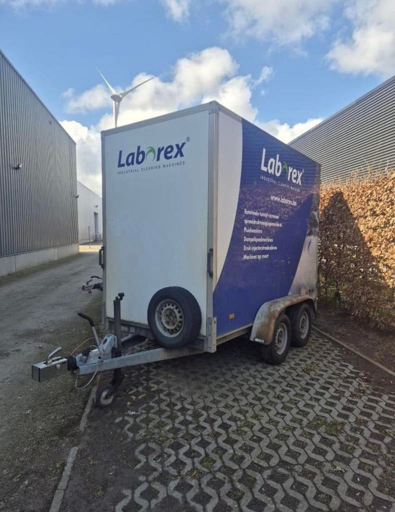 Remorque fermée, Enlèvement, Comme neuf