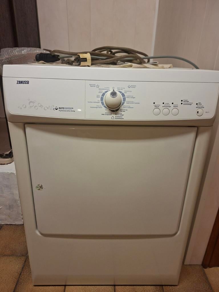Zanussi droogkast ZTB 271, Elektronische apparatuur, Droogkasten, Ophalen