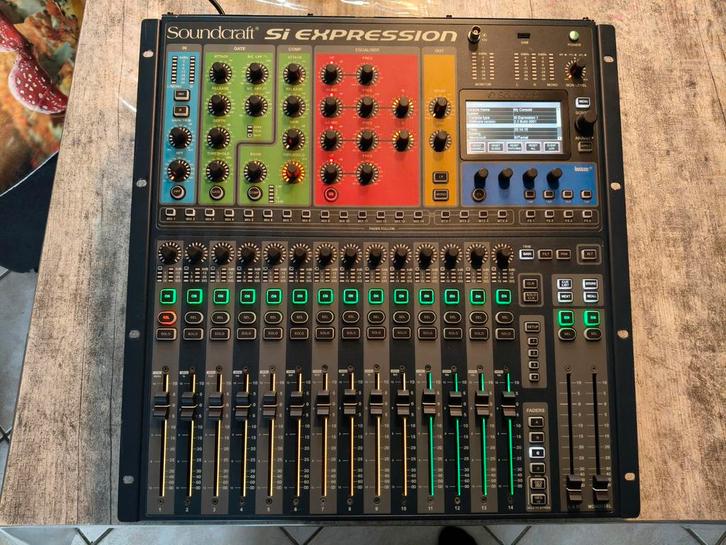 Soundcraft SI Expression 1 digitale mixer., Muziek en Instrumenten, Mengpanelen, Gebruikt, 20 kanalen of meer, Microfooningang