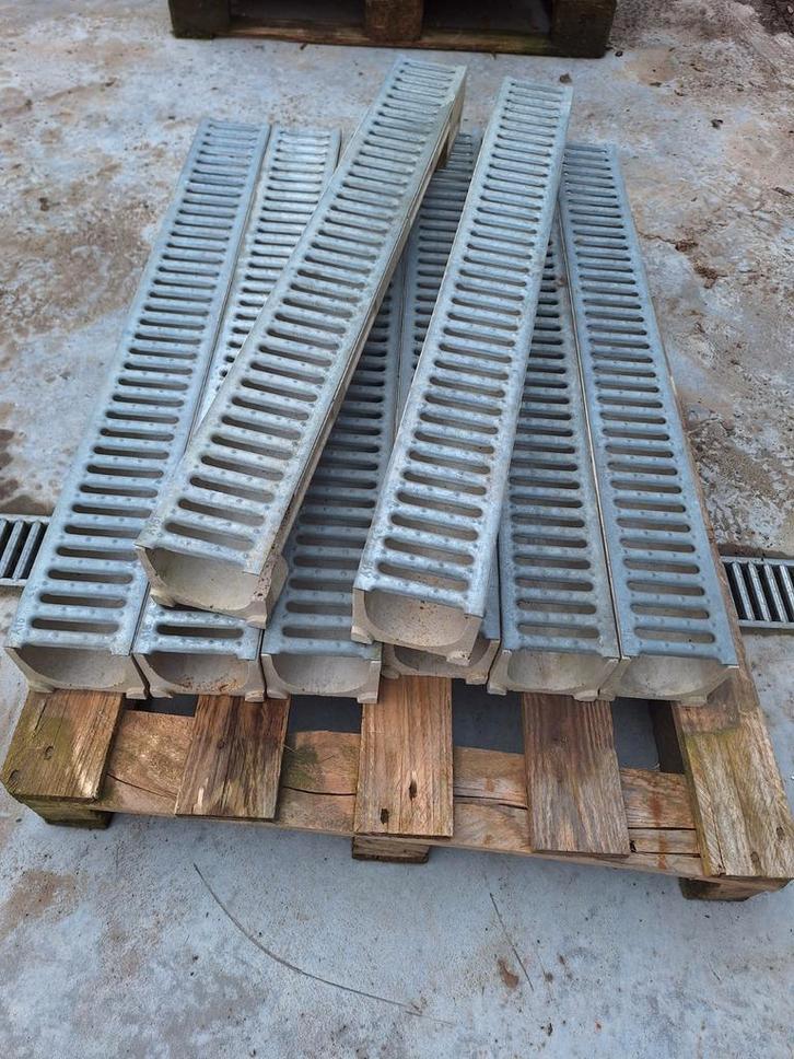 ACO drain afvoer goten 8 stuks, Bricolage & Construction, Tuyaux & Évacuations, Comme neuf, Enlèvement