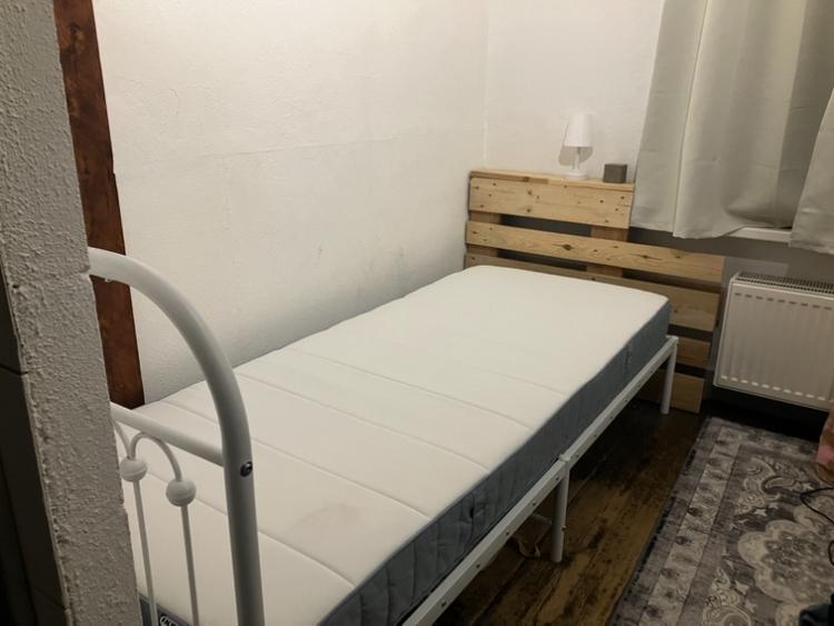 Bedframe wit + matras 80 x 200 cm, Ophalen, Eenpersoons, Zo goed als nieuw, 80 cm