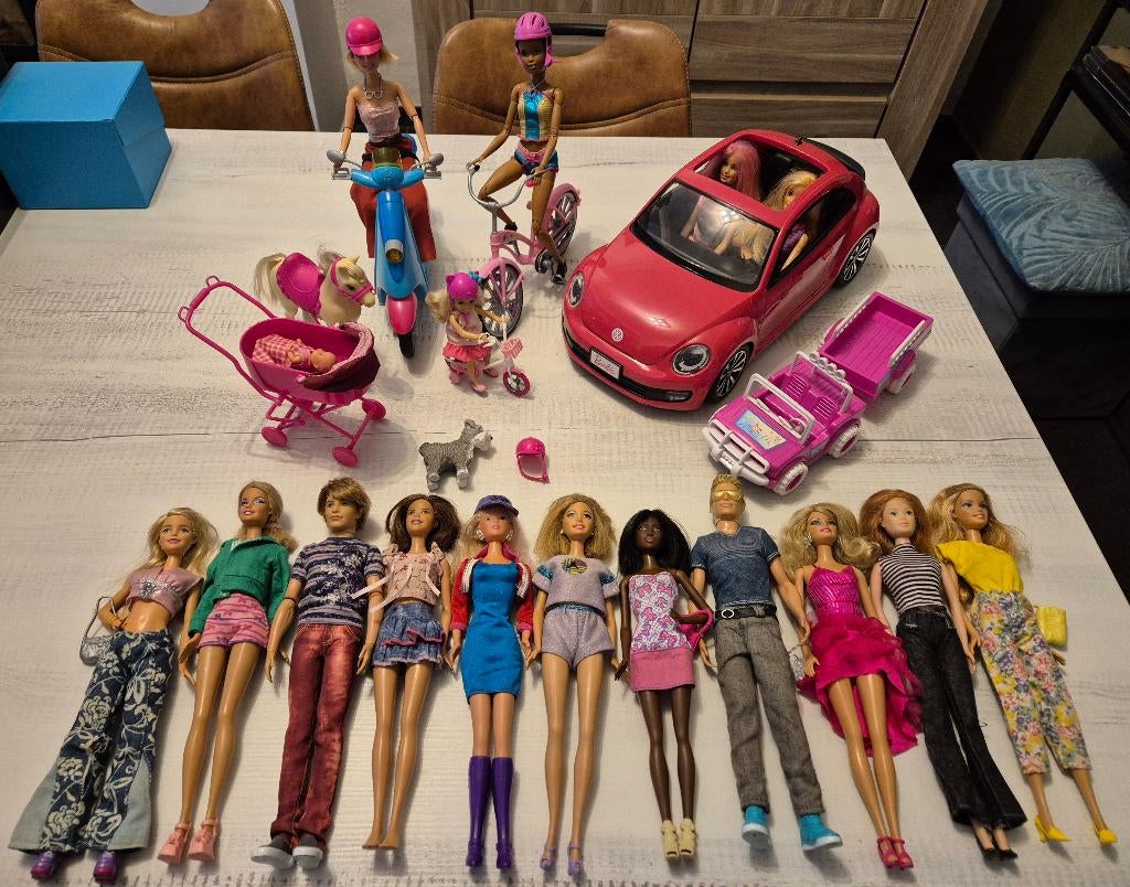 Barbie set voertuigen en poppen, Ophalen, Zo goed als nieuw, Barbie