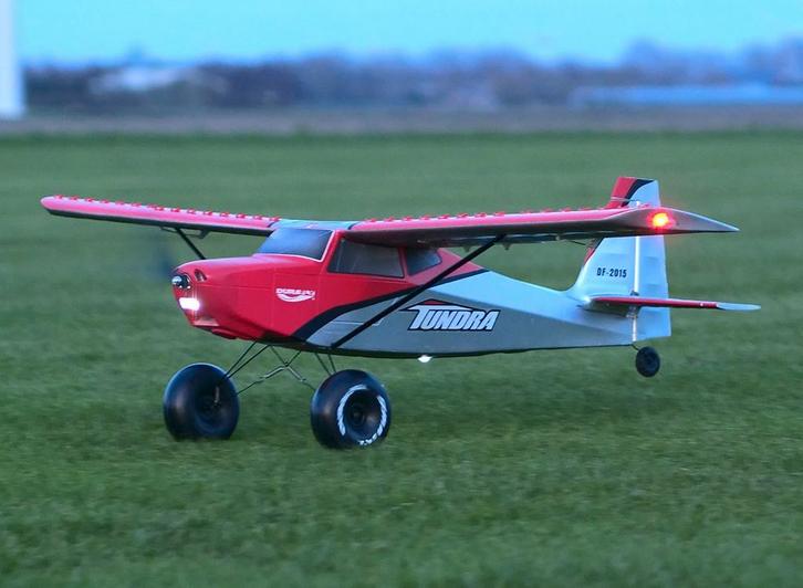 Tundra v3, Hobby & Loisirs créatifs, Modélisme | Radiocommandé & Téléguidé | Avions, Nitro, Enlèvement