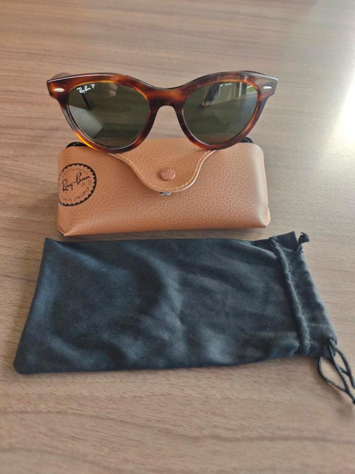Zonnebril Ray-Ban polaroid voor vrouwen, Bijoux, Sacs & Beauté, Lunettes de Soleil & Lunettes | Femmes, Lunettes de soleil, Ray-Ban