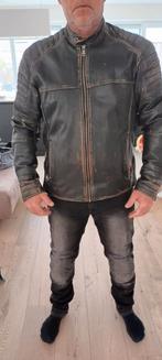 Bruine lederen motorjas, Ophalen