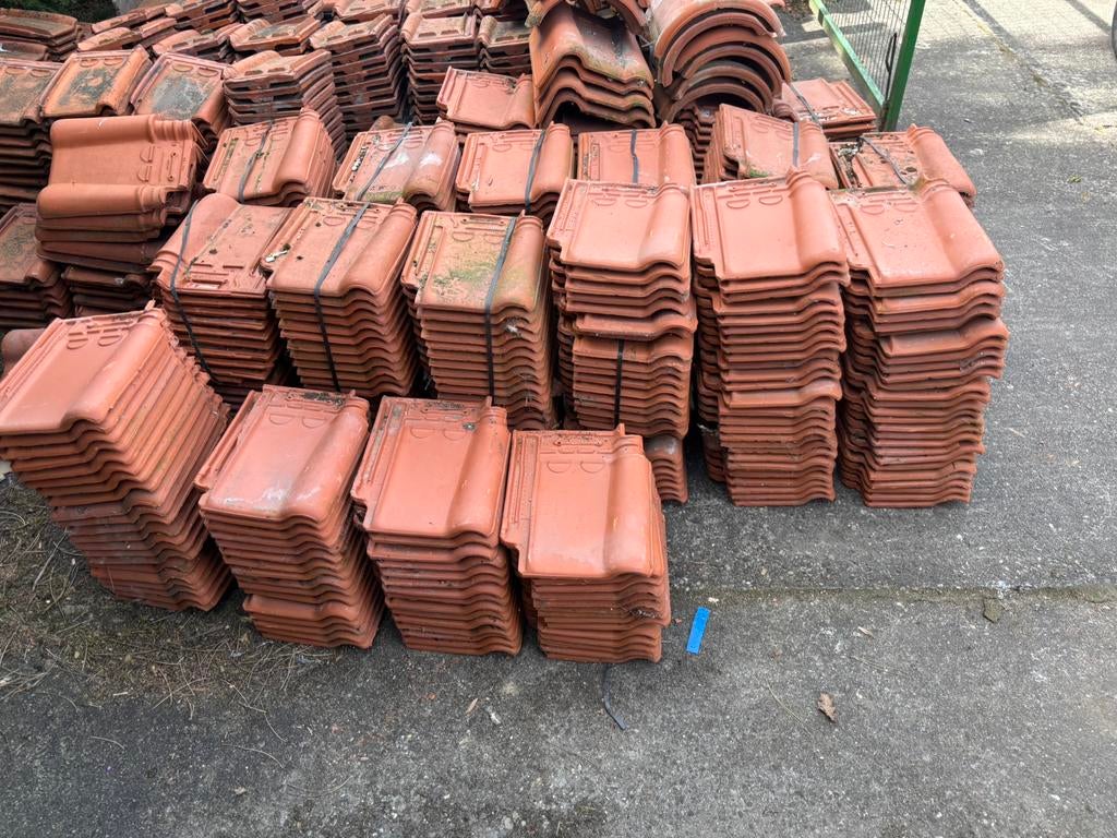 Oude en nieuwe dakpannen, Doe-het-zelf en Bouw, Ophalen, Zo goed als nieuw, Dakpannen