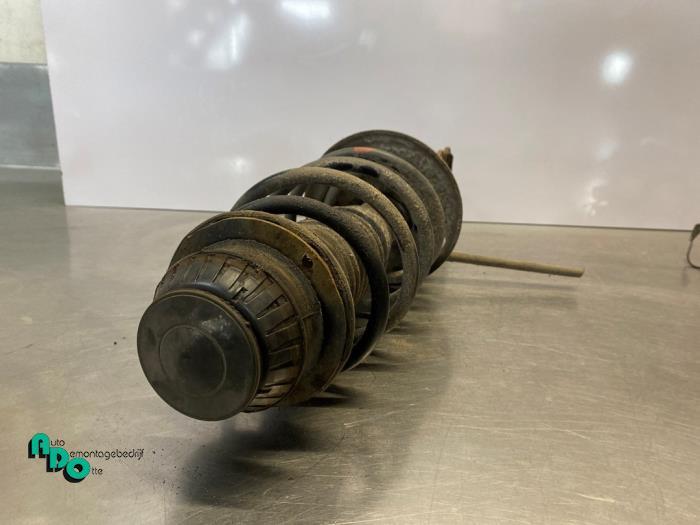 Barre amortisseur avant gauche d'un Toyota Yaris (Yaris 2 09, Autos : Pièces & Accessoires, -, 3 mois de garantie, Toyota, Utilisé