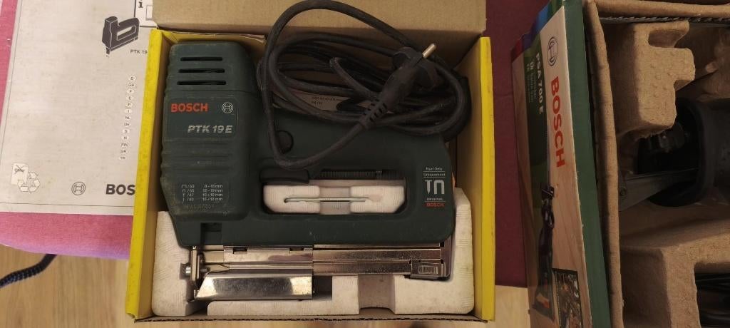 Agrafeuse Bosch PTK 19 E, Bricolage & Construction, Outillage | Outillage à main, Enlèvement, Comme neuf