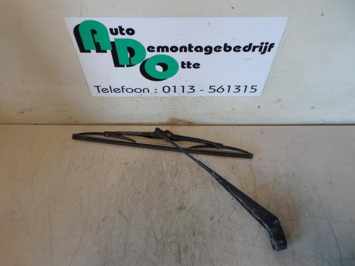 Bras essuie-glace avant d'un Jeep Wrangler, Autos : Pièces & Accessoires, Vitres & Accessoires, Jeep, Utilisé, 3 mois de garantie