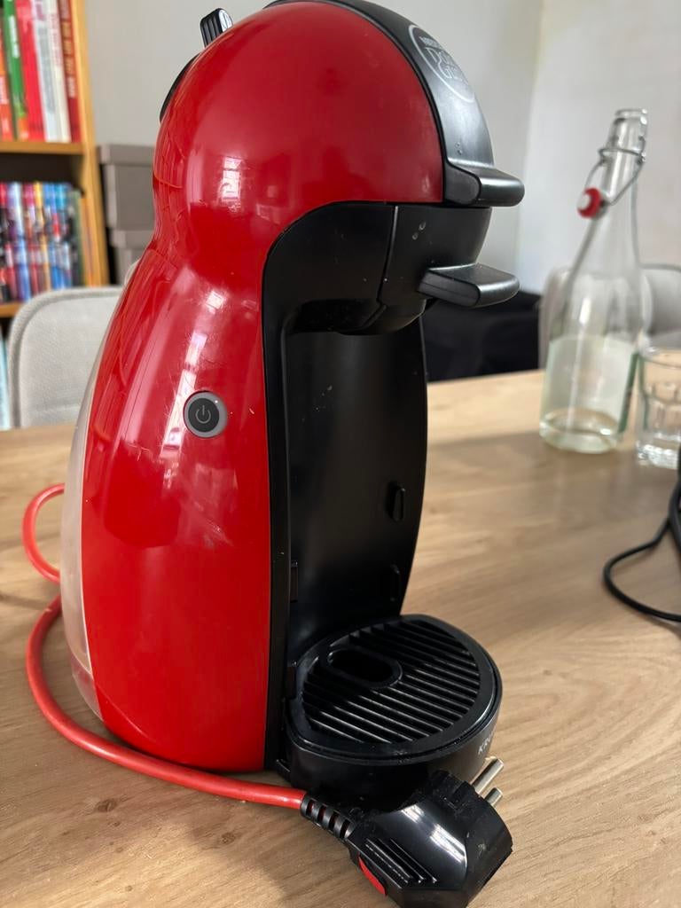 Nescafe Krups koffiemachine voor Dolce Gusto cups, Réservoir d'eau amovible, Dosettes et capsules de café, 1 tasse, Utilisé