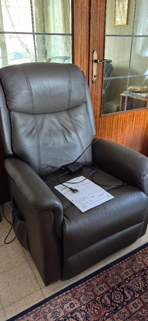 elektriche relaxzetel met liftfunctie, Huis en Inrichting, Fauteuils, Ophalen, Zo goed als nieuw, Leer