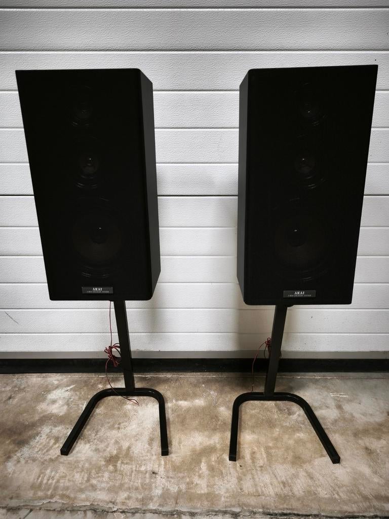 Akai luidsprekers op staanders 65W, Ophalen