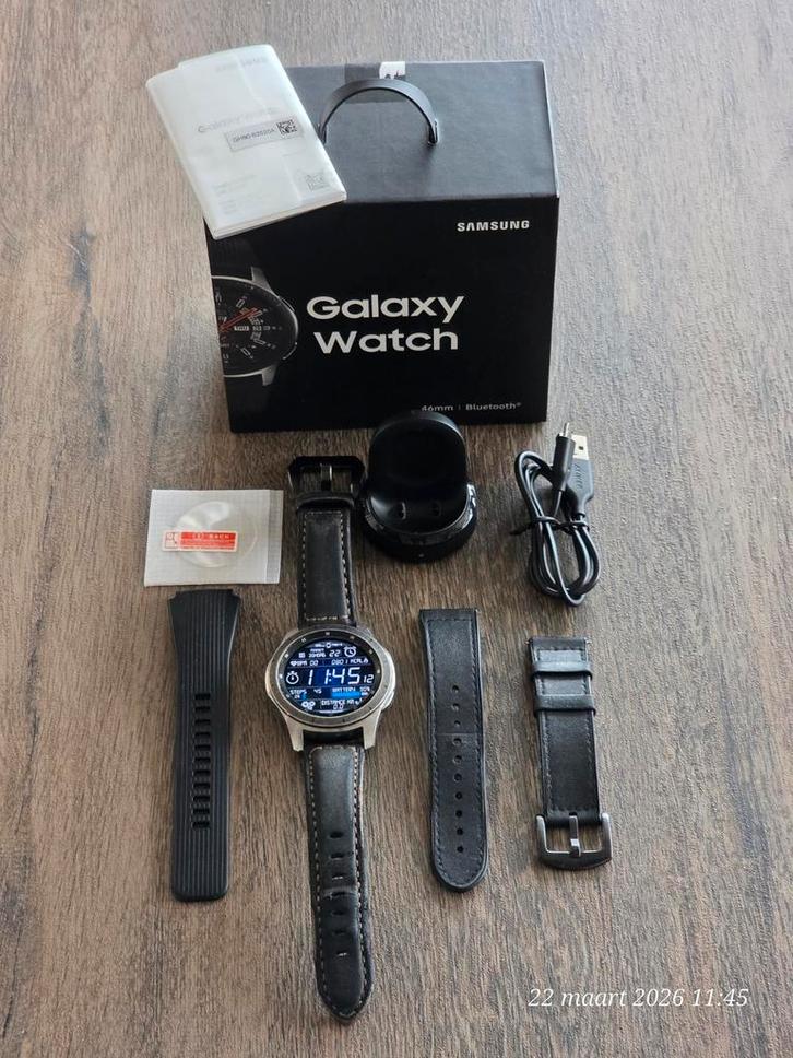Galaxy watch 46mm SM-R800, Handtassen en Accessoires, Sporthorloges, Gebruikt, Zilver, Waterdicht, Ophalen