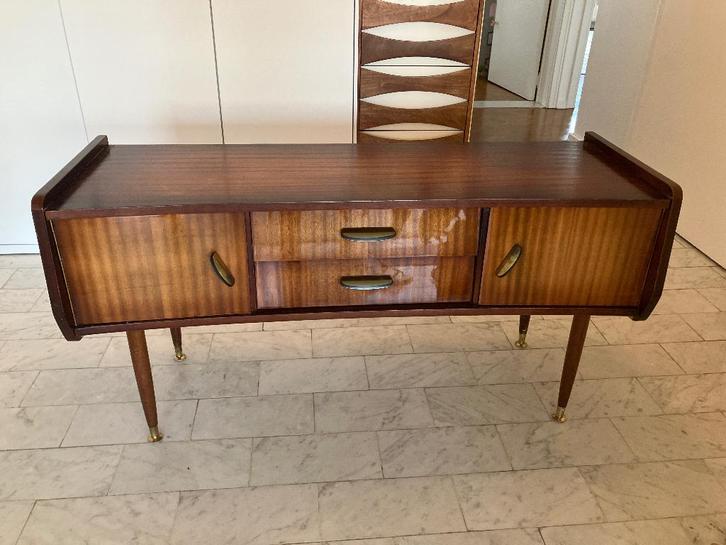 Élégant Buffet Bas Mid-Century en Noyer – Années 60, Maison & Meubles, Armoires | Dressoirs, Utilisé, 100 à 150 cm, 25 à 50 cm