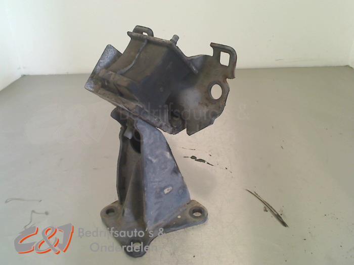 Support moteur d'un Nissan Navara, Autos : Pièces & Accessoires, Suspension & Châssis, Nissan, Utilisé, 3 mois de garantie, Enlèvement ou Envoi