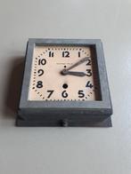 Schakelklok Electrique Brillié, Antiek en Kunst, Antiek | Klokken, Ophalen