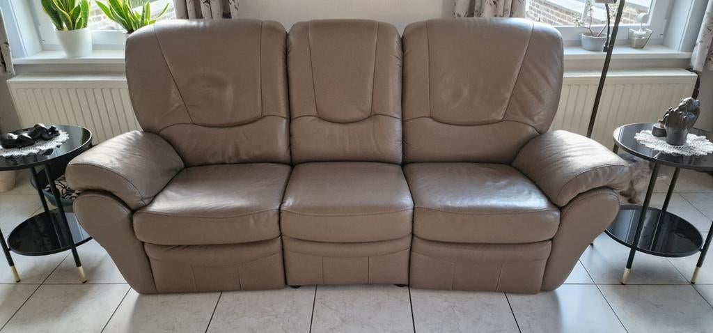 Lederen driezit en tweezit, Ophalen