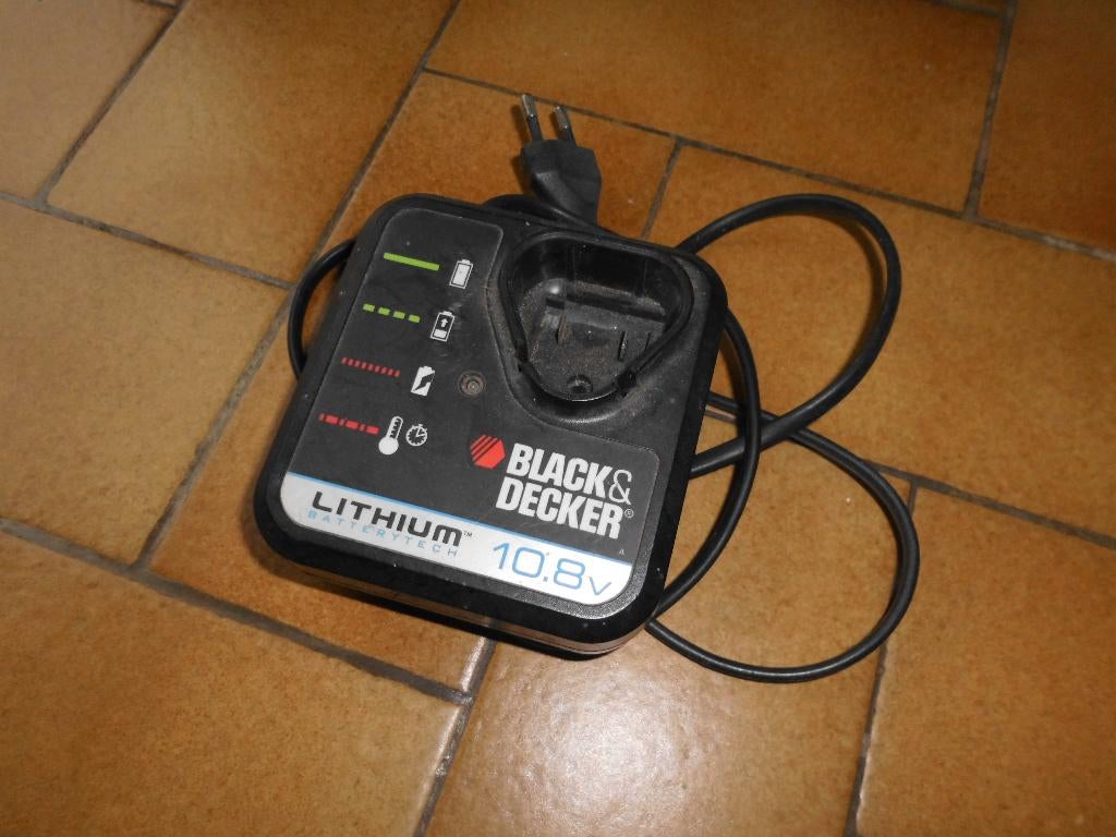 chargeur black & decker 10.8V pour batterie outils sans fil, Enlèvement ou Envoi