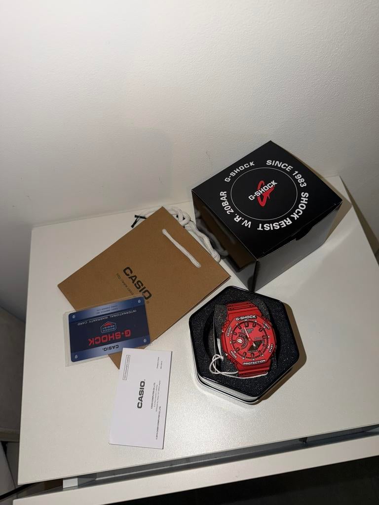 G-Shock GA-2100 edition manga, Bijoux, Sacs & Beauté, Montres de sport, Neuf, Étanche, Enlèvement ou Envoi