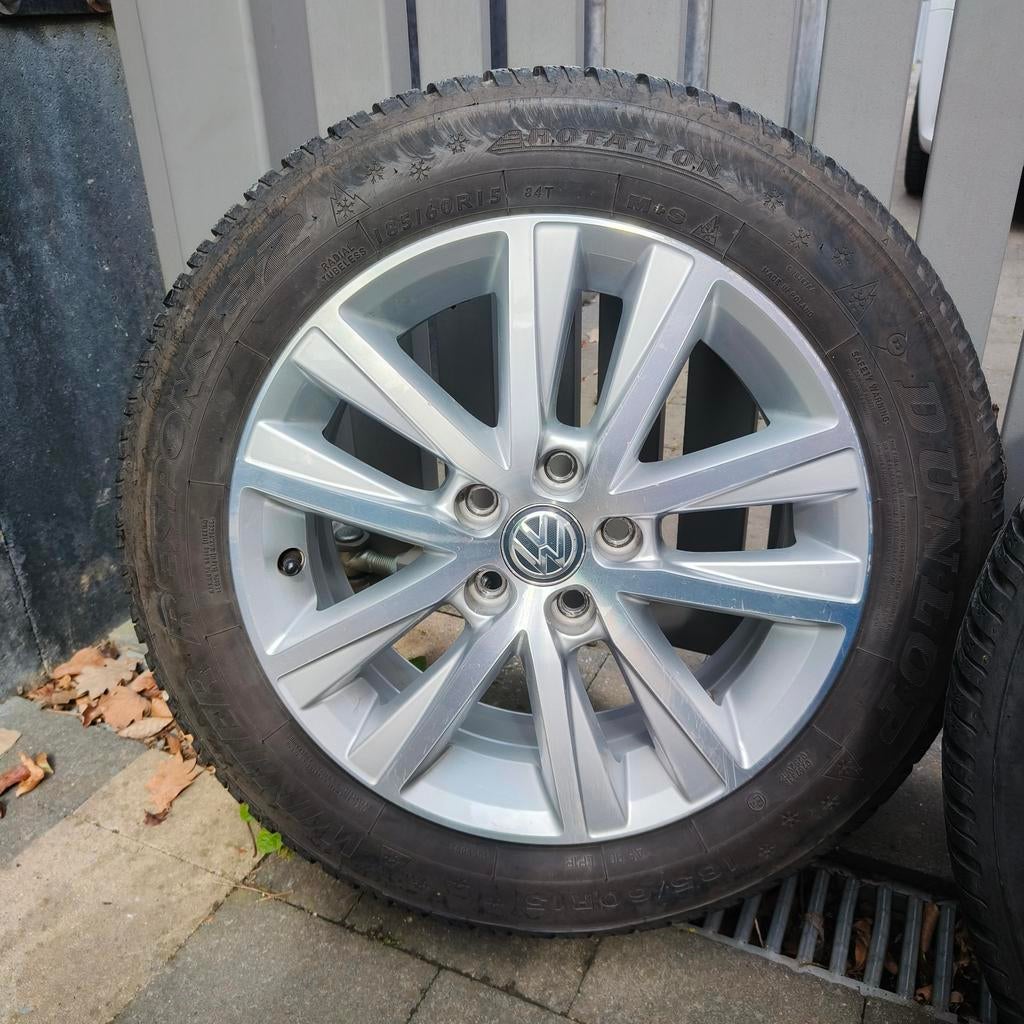 Winterset aluminium velgen. Dunlopbanden 185/60R15, Autos : Pièces & Accessoires, Pneus & Jantes, 15 pouces, Pneus hiver, Véhicule de tourisme