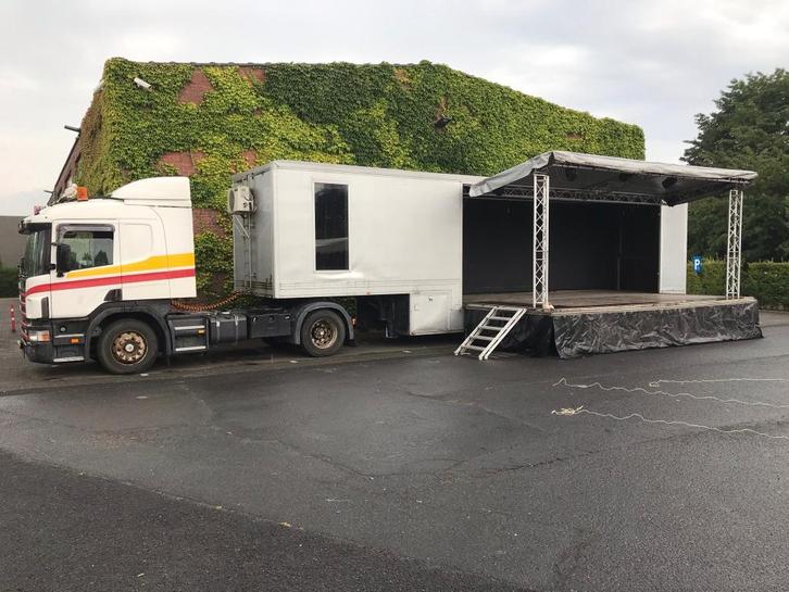 podiumtrailer, podiumwagen + scania P260 bj99, Muziek en Instrumenten, Overige Muziek en Instrumenten, Gebruikt, Ophalen