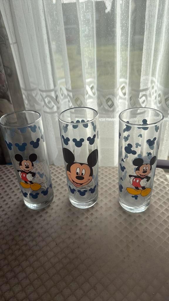 Disney glazen, Verzamelen, Glas en Drinkglazen, Zo goed als nieuw, Frisdrankglas, Ophalen