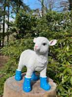 Lammetje laarsjes, babykamer Blauw 30cm, Ophalen of Verzenden, Nieuw, Kunststof, Dierenbeeld