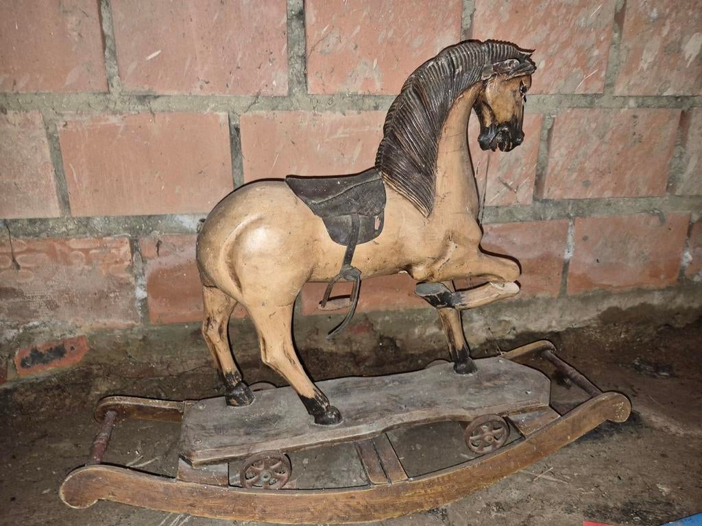 cheval à bascule en bois antique, Enlèvement