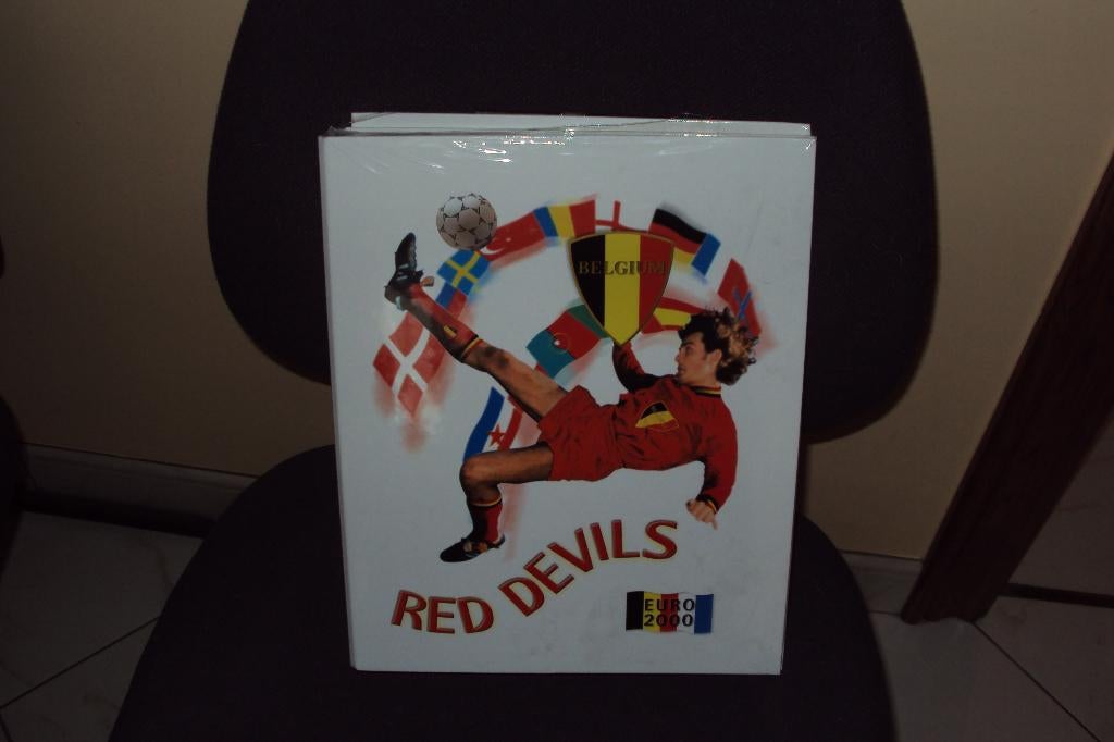 2 nieuw verpakte ringmappen / ringkaft / ringmap, Verzamelen, Ophalen of Verzenden, Nieuw, Shirt