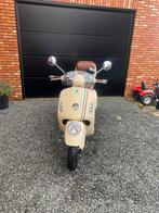 Vespa gtv250ie, Fietsen en Brommers, Ophalen, Zo goed als nieuw