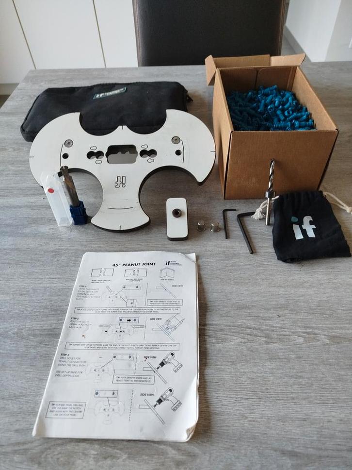 Blinde plaatverbinding. Intelligent Fixings.Peanut connector, Doe-het-zelf en Bouw, Gereedschap | Freesmachines, Bovenfrees, Ophalen of Verzenden