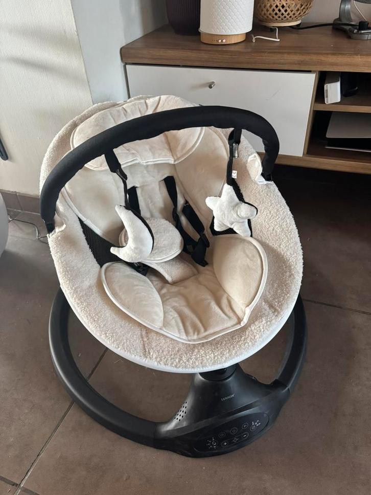 Fauteuil à bascule Luvion - NOUVEAU, Enfants & Bébés, Relax bébé, Neuf, Siège de balançoire, Autres marques, Avec ceinture(s)