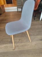 Licht grijze stoel mèt stoffen bekleding. 1 stuk, Enlèvement