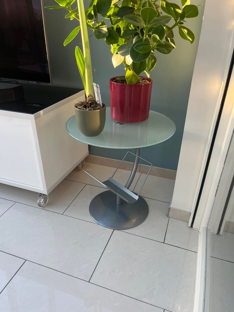 Porte journal, Enlèvement, Comme neuf