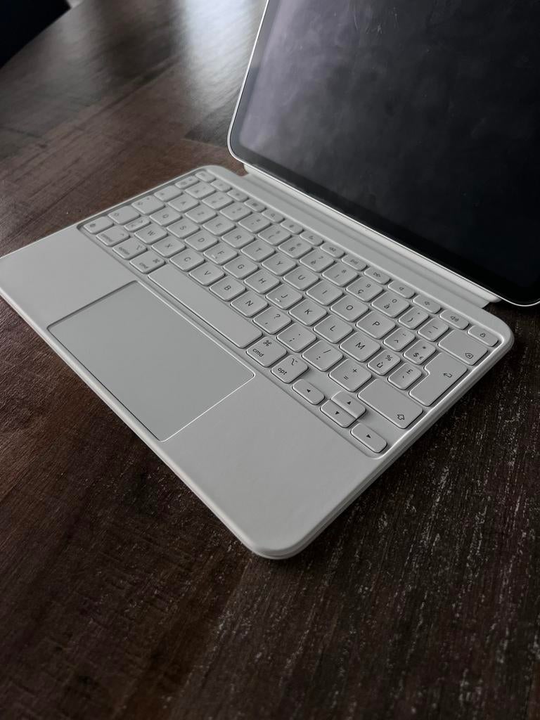 Apple Magic Keyboard Folio, iPad 10e generatie. AZERTY-, Computers en Software, Ophalen of Verzenden, Zo goed als nieuw